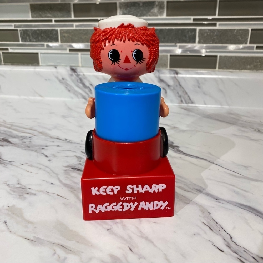 Vintage Raggedy Andy Pencil Sharpener 1974 Bobbs Merrill Co Battery Operated